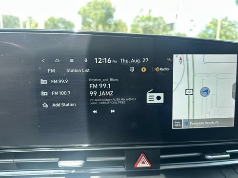 Used 2025 Hyundai Elantra SEL FWD image 25