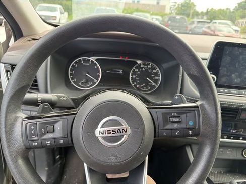 Used 2021 Nissan Rogue SV FWD image 10