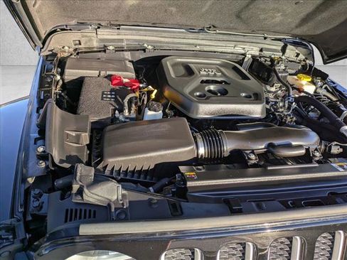 Certified 2021 Jeep Wrangler Unlimited Sahara image 22