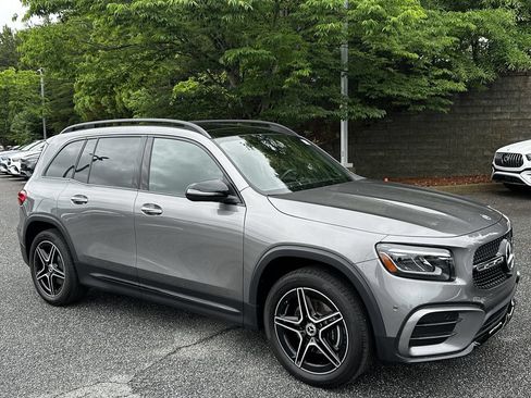 Certified 2025 Mercedes-Benz GLB 250 image 2