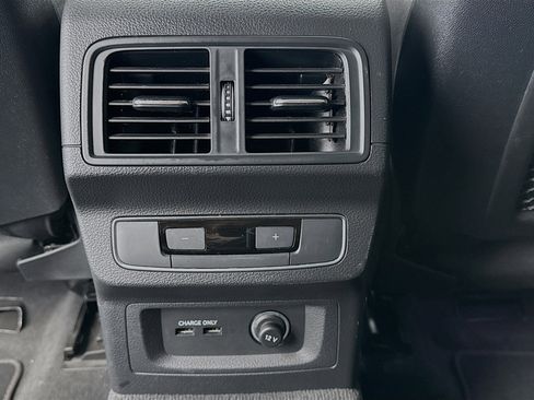 Used 2021 Audi Q5 e Premium Plus w/ Premium Plus Package image 17