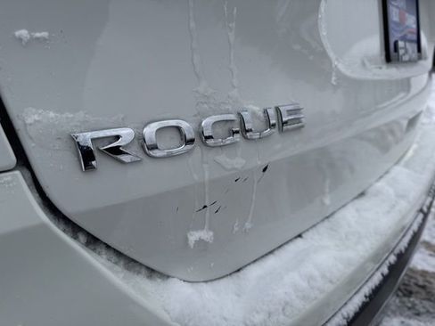 Used 2018 Nissan Rogue S image 27