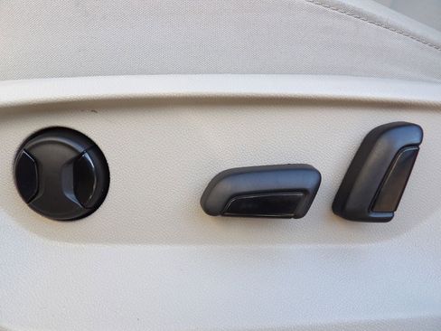 Used 2019 Volkswagen Atlas SE image 12