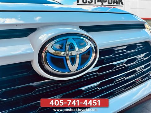 Used 2023 Toyota RAV4 XSE AWD/4WD image 38