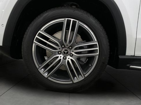 New 2026 Mercedes-Benz GLS 450 4MATIC image 44
