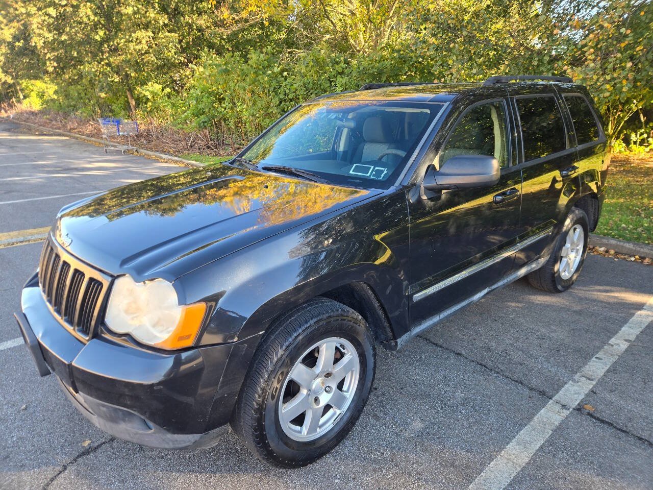 Used 2010 Jeep Grand Cherokee Laredo AWD/4WD image 3