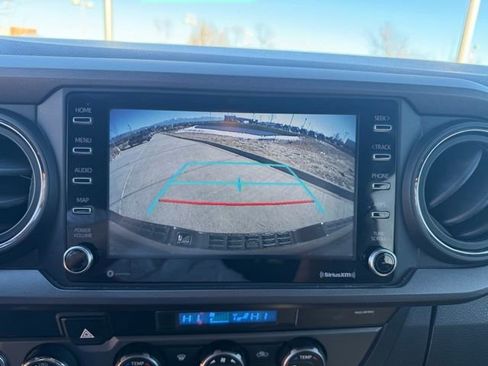 Used 2021 Toyota Tacoma TRD Off-Road image 32