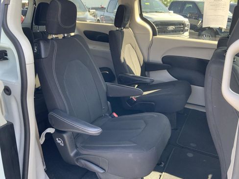 Used 2023 Chrysler Voyager LX FWD image 51