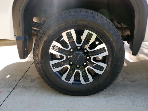 Used 2025 GMC Sierra 2500 Denali Ultimate image 13