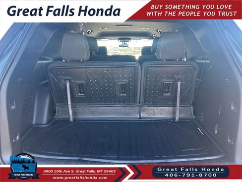 Used 2023 Chevrolet Traverse LT w/ LPO, Floor Liner Package AWD/4WD image 8