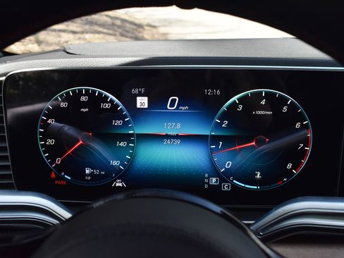 Used 2022 Mercedes-Benz GLE 350 w/ AMG Line Exterior image 32