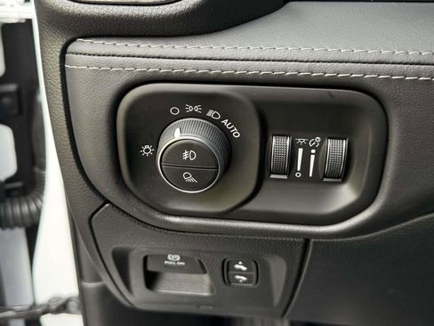 Used 2026 RAM 1500 Limited AWD/4WD image 25