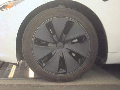 Used 2025 Tesla Model 3 RWD image 5