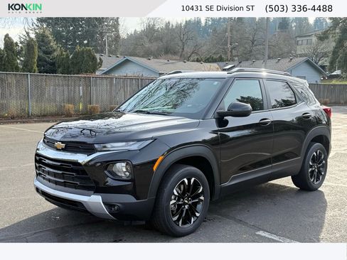 Used 2021 Chevrolet TrailBlazer LT w/ Driver Confidence Package image 1