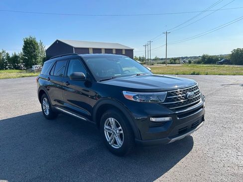 Used 2020 Ford Explorer XLT w/ Equipment Group 202A AWD/4WD image 7