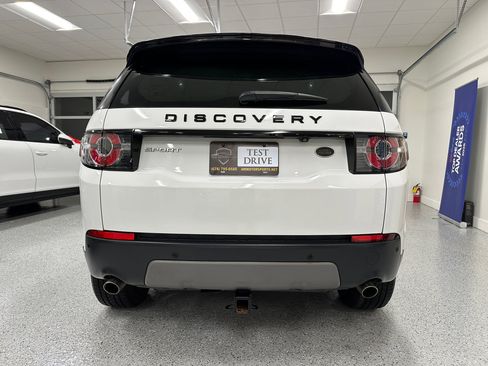 Used 2019 Land Rover Discovery Sport SE image 6