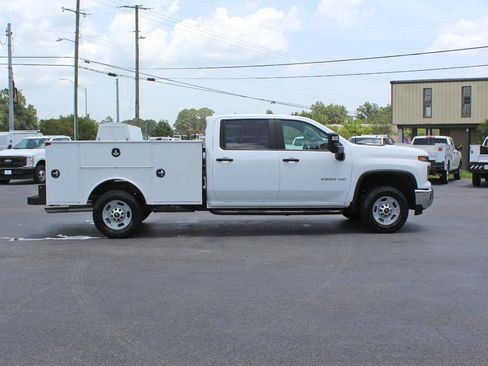 Used 2024 Chevrolet Silverado 2500 W/T w/ WT Convenience Package AWD/4WD image 8