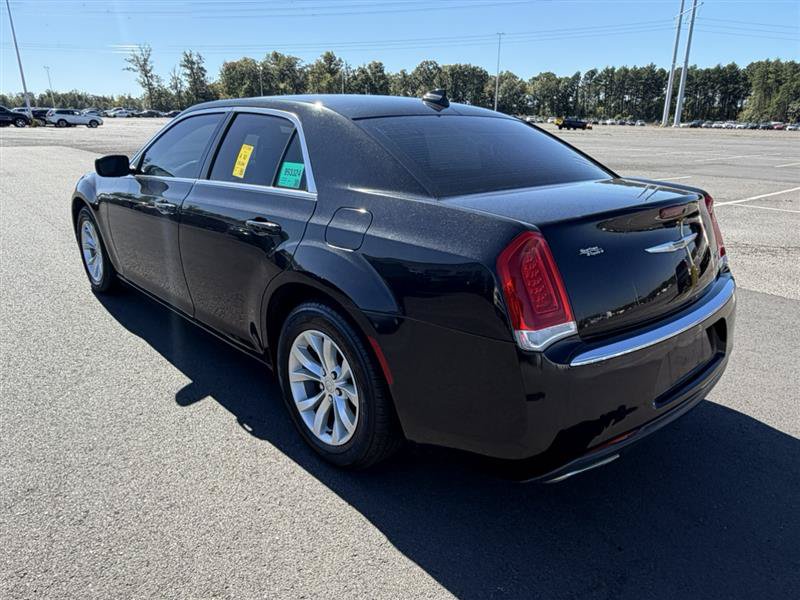 Used 2015 Chrysler 300 Limited w/ Driver Convenience Group RWD image 13