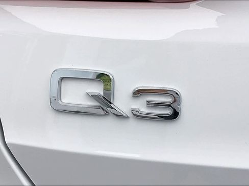 Certified 2025 Audi Q3 2.0T Premium Plus w/ Premium Plus Package image 32