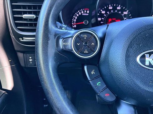 Used 2018 Kia Soul + FWD image 18