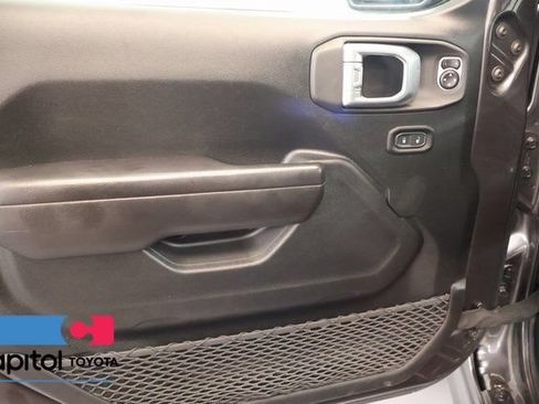 Used 2021 Jeep Wrangler Unlimited Rubicon AWD/4WD image 9