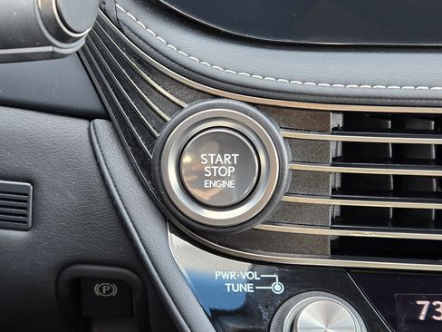 Used 2021 Lexus LS 500 w/ Accessory Package (Z2) image 29