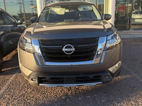 Used 2022 Nissan Pathfinder Platinum w/ Cargo Package image 6