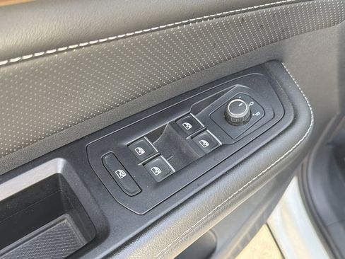 Used 2024 Volkswagen Atlas SE image 15