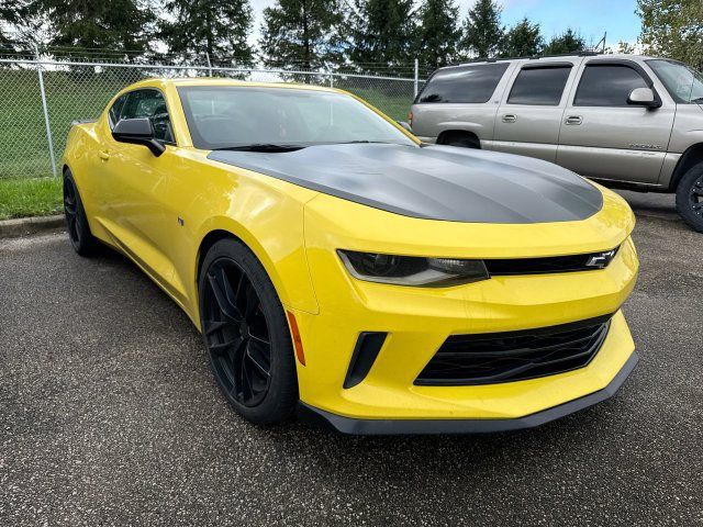 Used 2017 Chevrolet Camaro LT RWD image 5