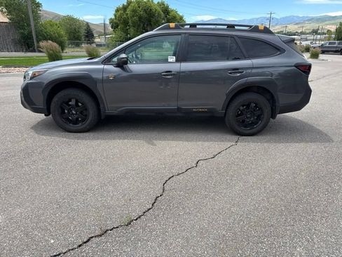 Used 2022 Subaru Outback Wilderness w/ Wilderness Package AWD/4WD image 3