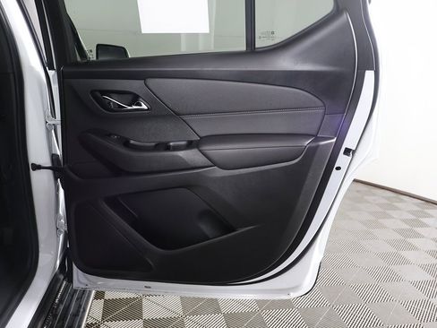 Used 2023 Chevrolet Traverse LT image 24