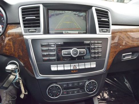 Used 2013 Mercedes-Benz ML 350 4MATIC image 32