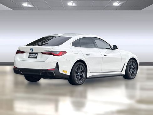 Used 2022 BMW i4 eDrive40 w/ Premium Package image 8