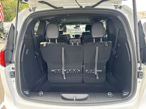 New 2026 Chrysler Voyager LX image 9