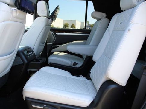 Used 2025 Cadillac Escalade Sport Platinum AWD/4WD image 47