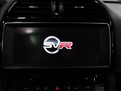 Used 2019 Jaguar F-PACE SVR AWD/4WD image 13