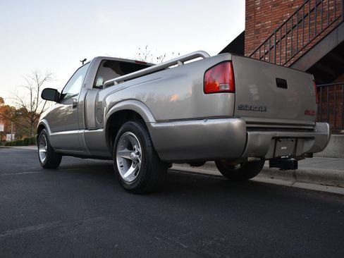 Used 2001 GMC Sonoma SLS w/ Hot Looks Pkg image 24