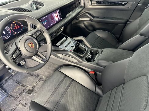 New 2026 Porsche Cayenne GTS AWD/4WD image 4