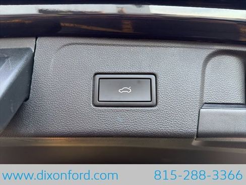 Used 2023 Volkswagen Atlas SEL image 28