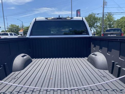 Used 2025 Toyota Tundra SR5 w/ SR5 Convenience Package AWD/4WD image 13