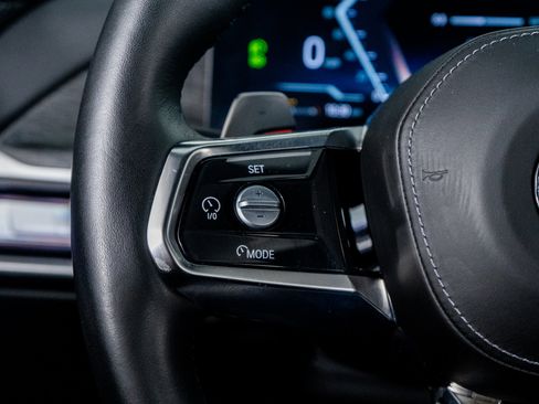 Used 2024 BMW 760i xDrive w/ Executive Package image 43