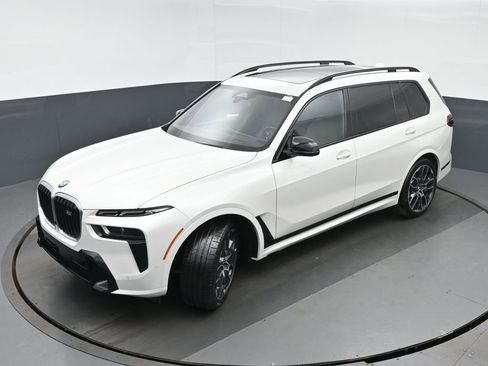 Used 2023 BMW X7 M60i w/ Executive Package AWD/4WD image 36