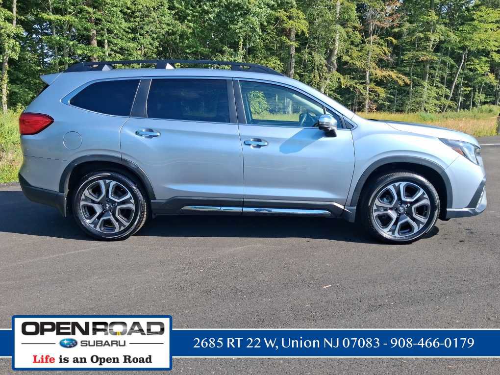 Used 2023 Subaru Ascent Touring AWD/4WD image 2