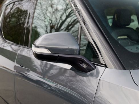 Used 2022 Rivian R1T Adventure image 11