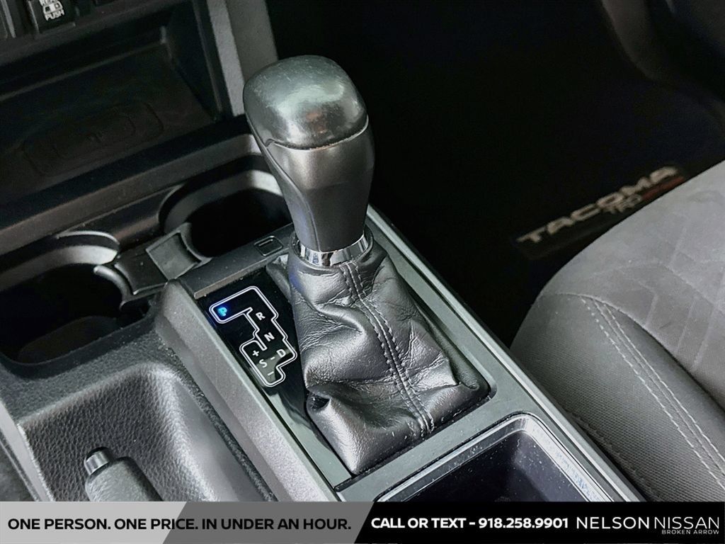 Used 2019 Toyota Tacoma TRD Off-Road AWD/4WD image 16