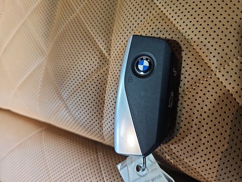 Used 2026 BMW X5 xDrive40i w/ Climate Comfort Package AWD/4WD image 39