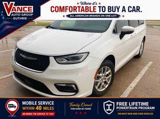 Used 2023 Chrysler Pacifica Touring FWD video 1
