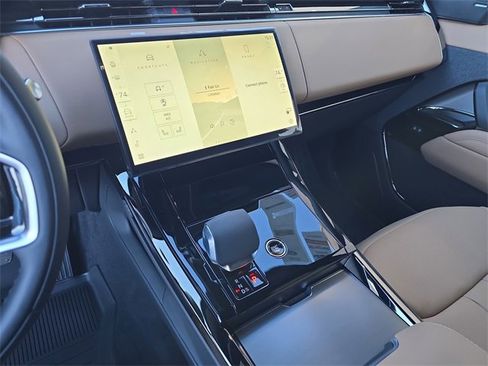 New 2026 Land Rover Range Rover Sport SE image 13