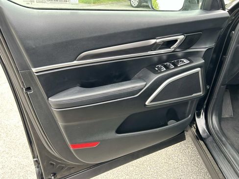 Certified 2023 Kia Telluride S w/ S Sunroof Package AWD/4WD image 16