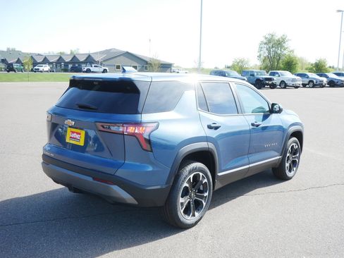 New 2026 Chevrolet Equinox LT AWD/4WD image 3